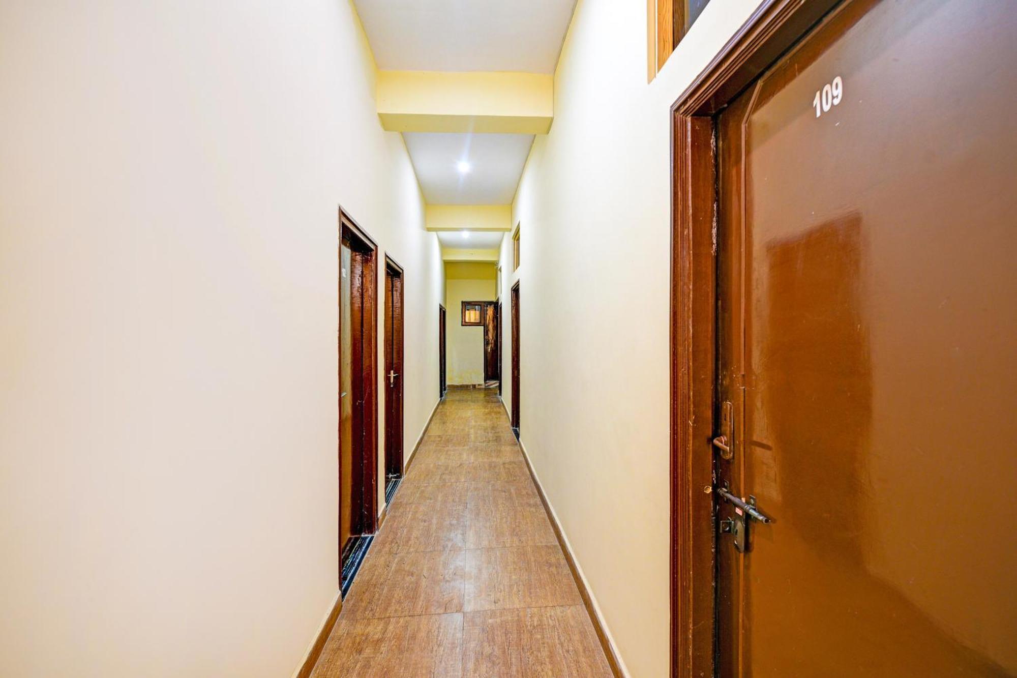 Hotel O Aj Star Hotel ファリーダーバード エクステリア 写真