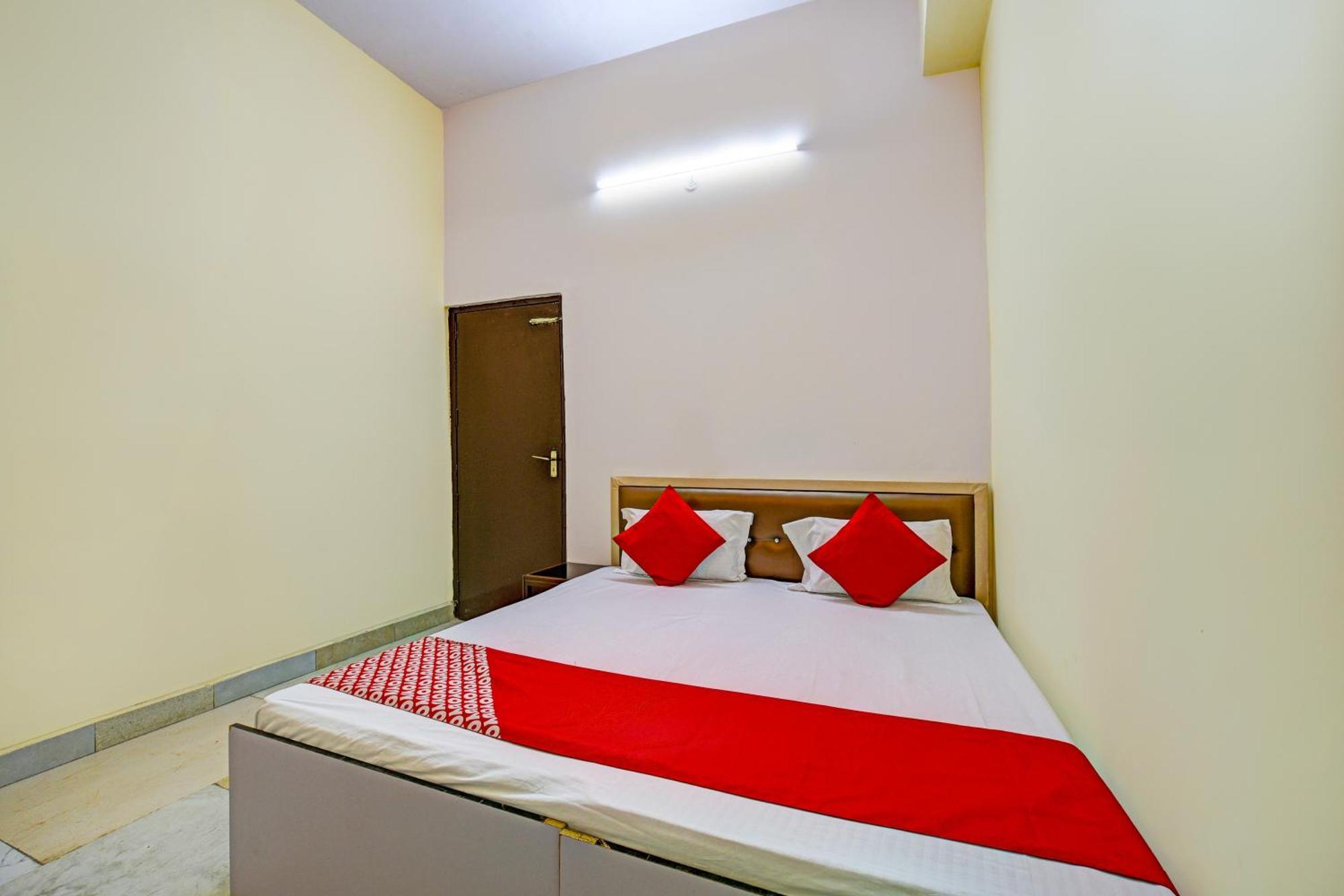 Hotel O Aj Star Hotel ファリーダーバード エクステリア 写真